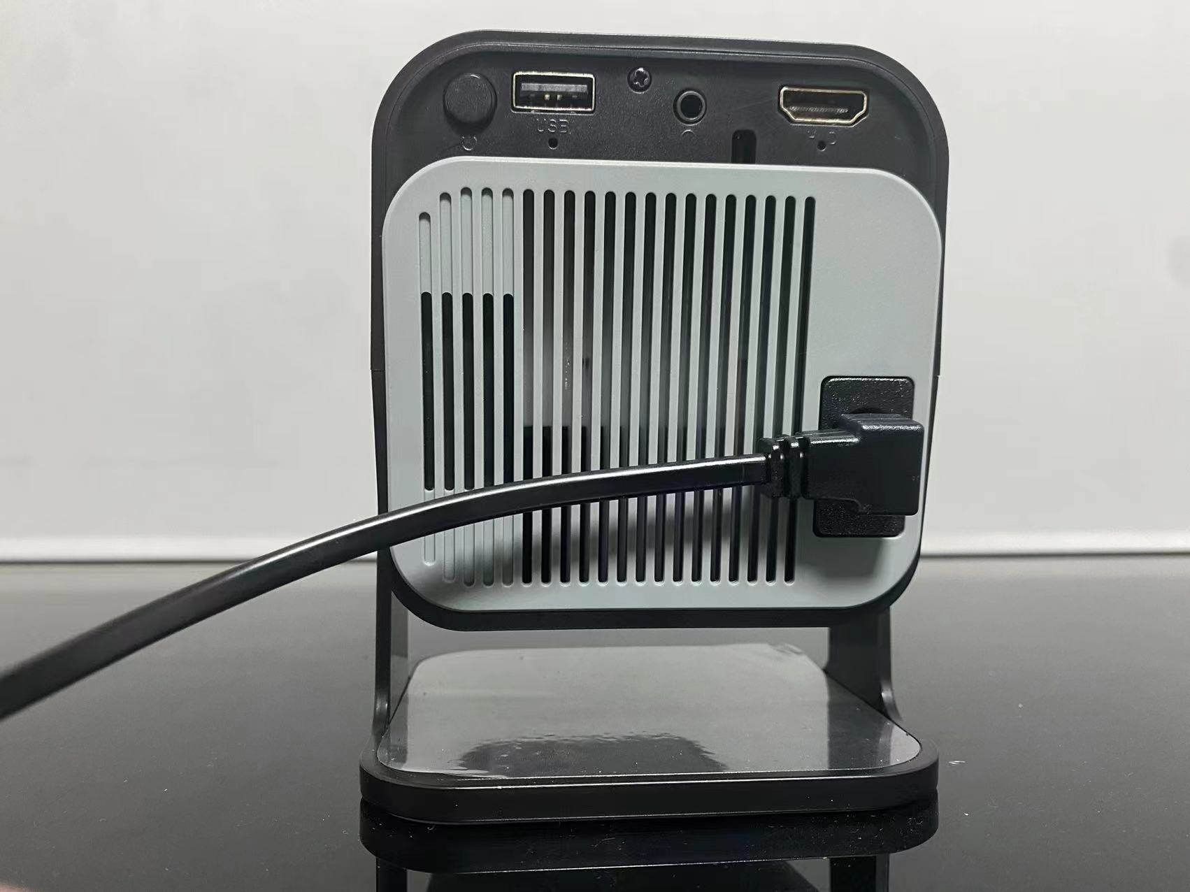 Proyector DITONG HY300, Cable  - Smart Home Tablet reseña y precio